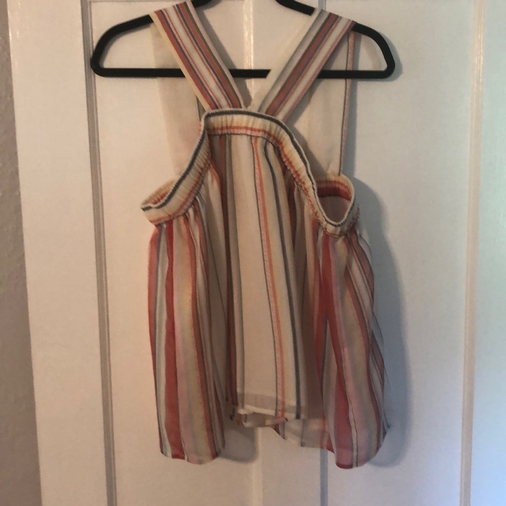 Multi-colored low back sleeveless blouse